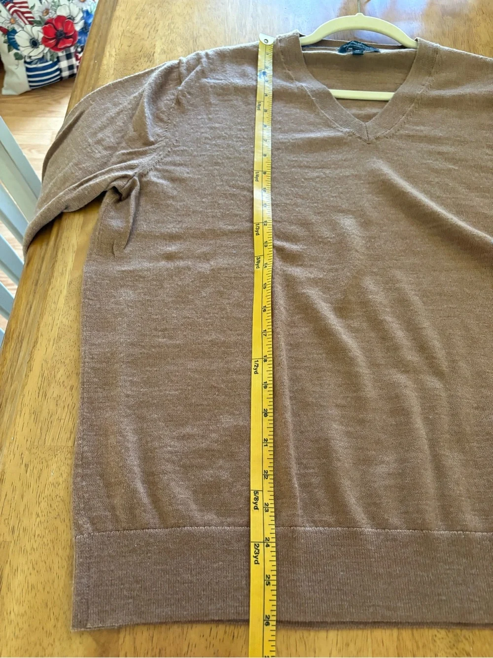 Banana Republic Men's V-Neck Sweater in Warm Camel Brown